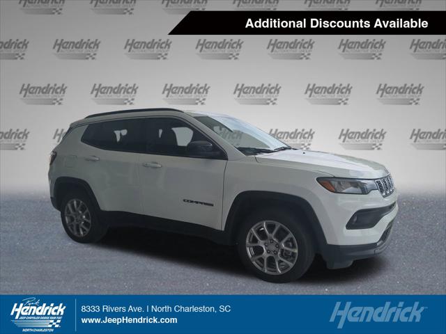 2024 Jeep Compass COMPASS LATITUDE LUX 4X4