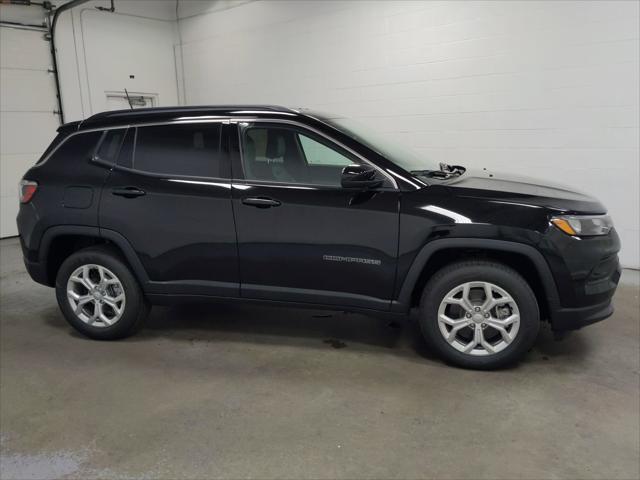 2024 Jeep Compass COMPASS LATITUDE 4X4