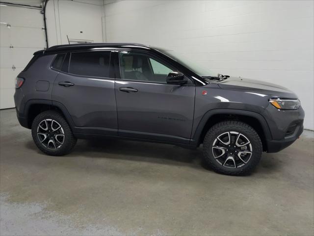 2024 Jeep Compass COMPASS TRAILHAWK 4X4