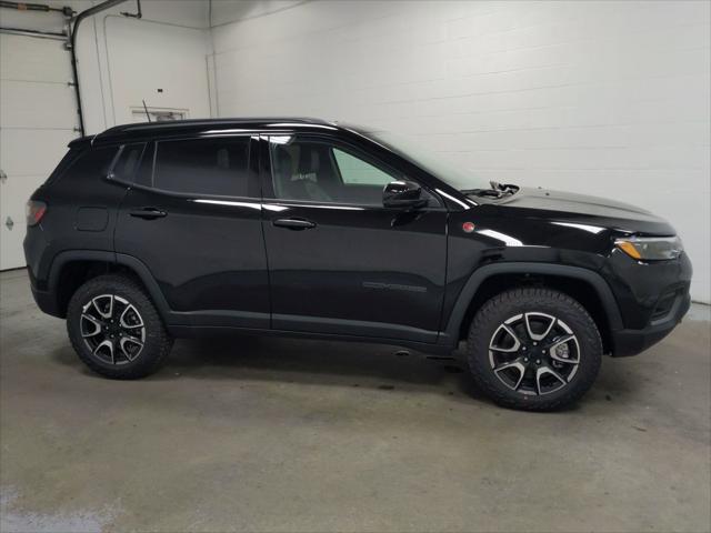 2024 Jeep Compass COMPASS TRAILHAWK 4X4