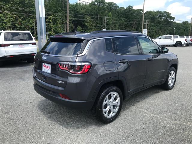 2024 Jeep Compass COMPASS LATITUDE 4X4