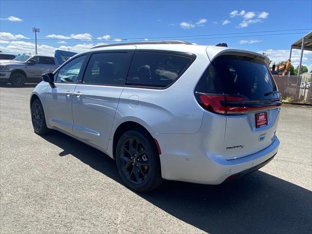 2024 Chrysler Pacifica PACIFICA TOURING L AWD