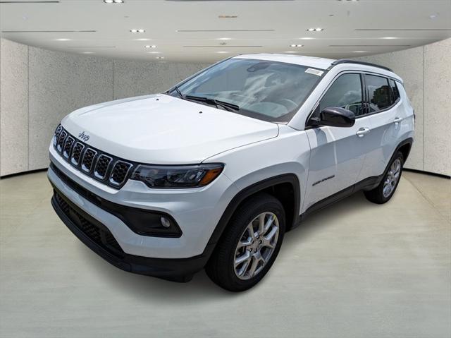 2024 Jeep Compass COMPASS LATITUDE LUX 4X4