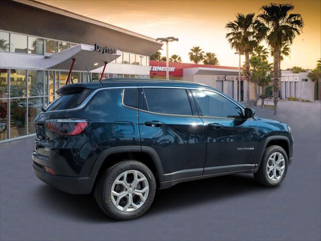 2024 Jeep Compass COMPASS LATITUDE 4X4