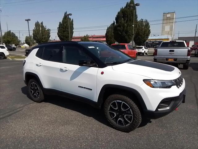 2024 Jeep Compass COMPASS TRAILHAWK 4X4