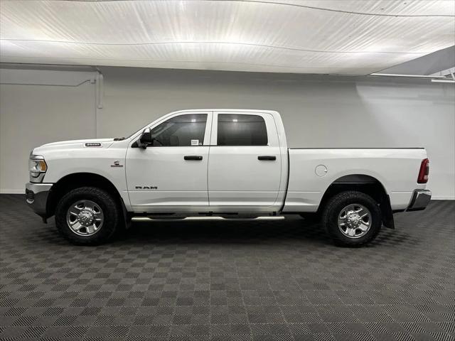 2022 RAM 3500 Tradesman Crew Cab 4x4 64 Box