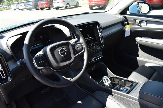 2024 Volvo XC40 B5 Ultimate Bright Theme