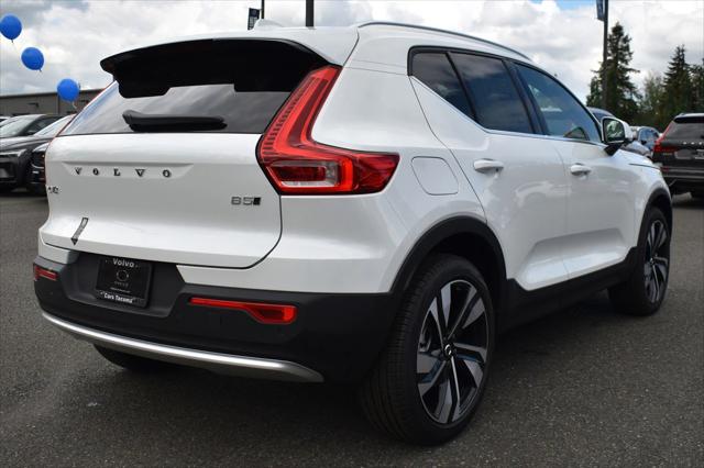 2024 Volvo XC40 B5 Ultimate Bright Theme