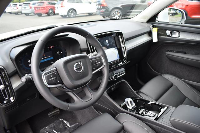 2024 Volvo XC40 B5 Ultimate Bright Theme