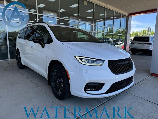 2024 Chrysler Pacifica PACIFICA TOURING L AWD