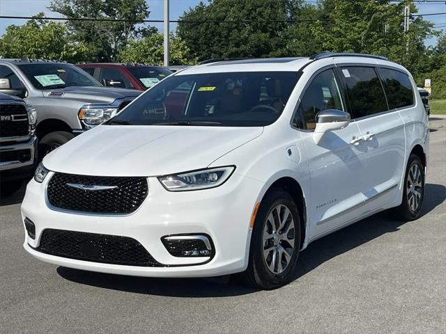 2024 Chrysler Pacifica Hybrid PACIFICA PLUG-IN HYBRID PINNACLE