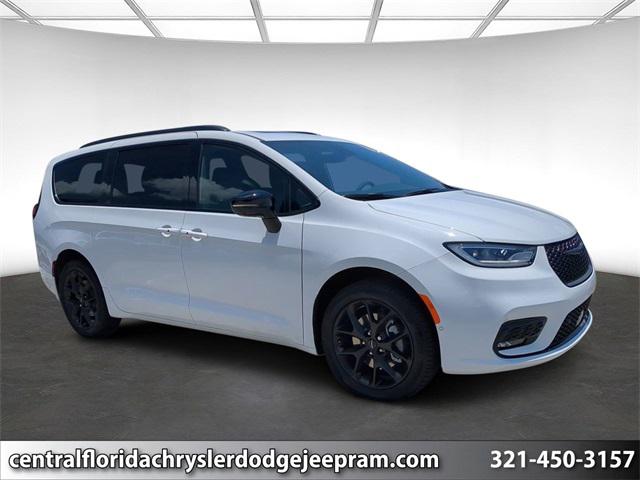 2024 Chrysler Pacifica PACIFICA LIMITED AWD