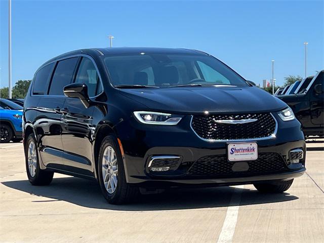 2024 Chrysler Pacifica PACIFICA TOURING L