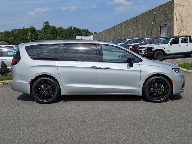 2024 Chrysler Pacifica PACIFICA LIMITED