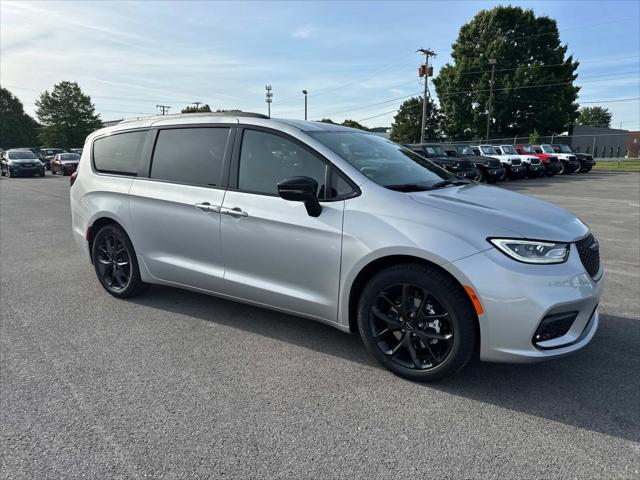 2024 Chrysler Pacifica PACIFICA LIMITED