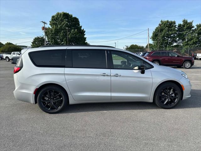 2024 Chrysler Pacifica PACIFICA LIMITED