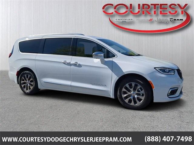 2024 Chrysler Pacifica Hybrid PACIFICA PLUG-IN HYBRID PINNACLE