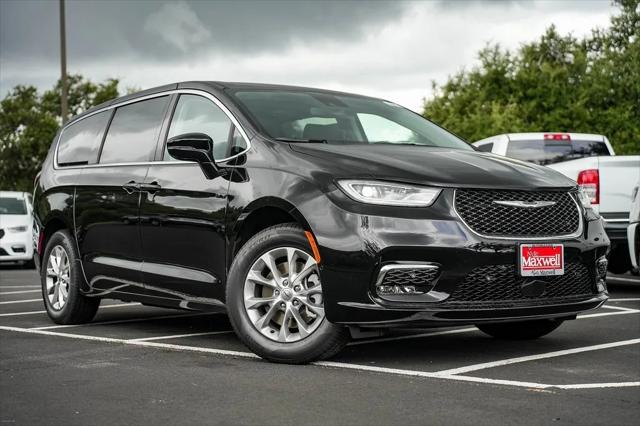 2024 Chrysler Pacifica PACIFICA TOURING L AWD