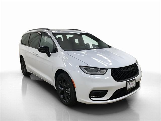 2024 Chrysler Pacifica PACIFICA TOURING L AWD