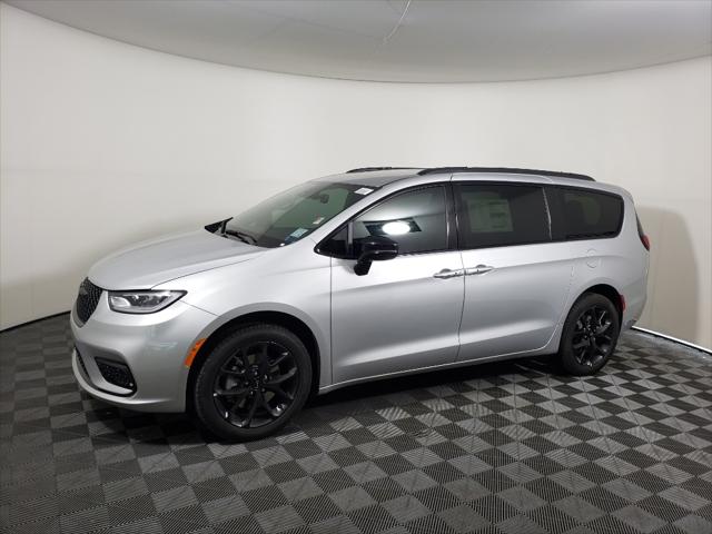 2024 Chrysler Pacifica PACIFICA TOURING L AWD