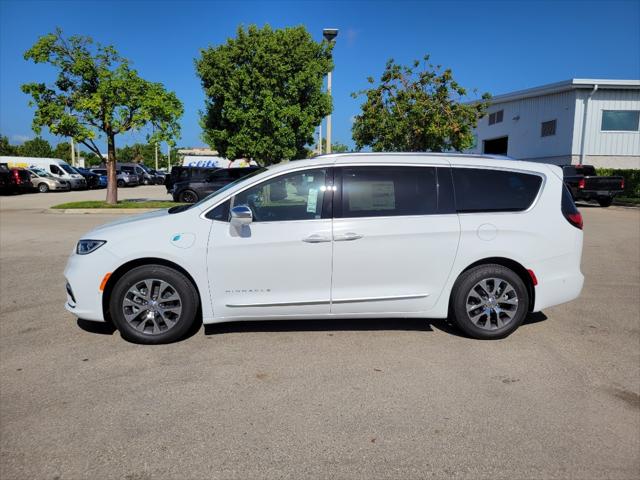 2024 Chrysler Pacifica Hybrid PACIFICA PLUG-IN HYBRID PINNACLE