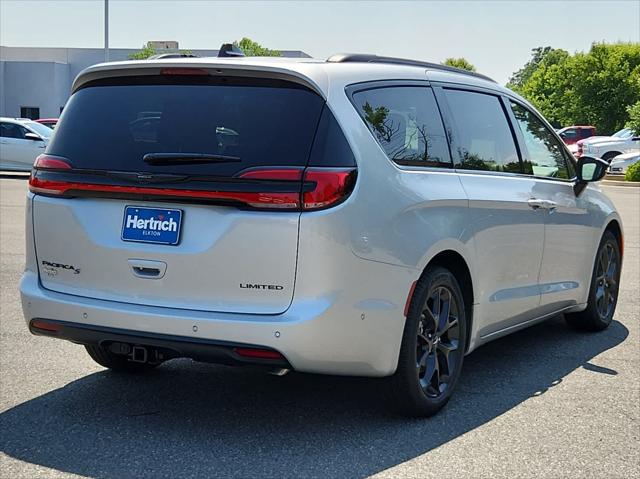 2024 Chrysler Pacifica PACIFICA LIMITED