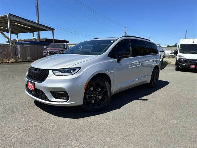 2024 Chrysler Pacifica PACIFICA LIMITED AWD