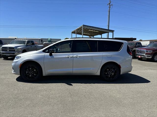 2024 Chrysler Pacifica PACIFICA LIMITED AWD