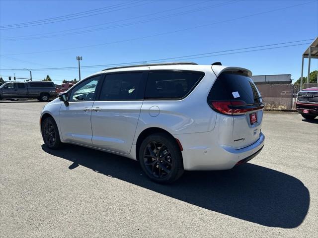 2024 Chrysler Pacifica PACIFICA LIMITED AWD