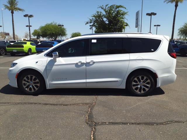 2024 Chrysler Pacifica Hybrid PACIFICA PLUG-IN HYBRID PINNACLE