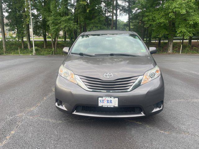 2017 Toyota Sienna LE 8 Passenger