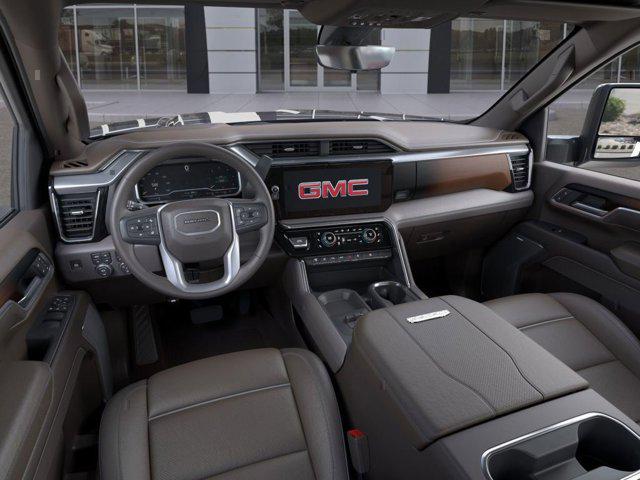 2024 GMC Sierra 2500HD 4WD Crew Cab Standard Bed Denali