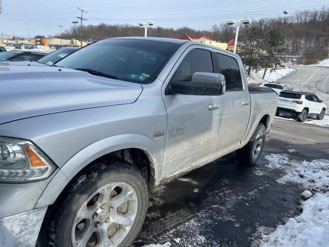 2017 RAM 1500 Laramie Crew Cab 4x4 57 Box