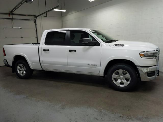 2025 RAM Ram 1500 RAM 1500 BIG HORN CREW CAB 4X4 64 BOX