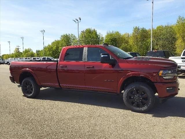 2024 RAM Ram 3500 RAM 3500 LIMITED CREW CAB 4X4 8 BOX