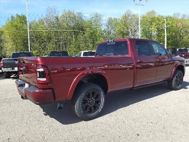 2024 RAM Ram 3500 RAM 3500 LIMITED CREW CAB 4X4 8 BOX