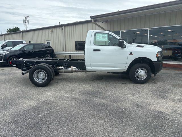2024 RAM Ram 3500 Chassis Cab RAM 3500 TRADESMAN CHASSIS REGULAR CAB 4X4 60 CA