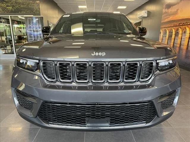 2024 Jeep Grand Cherokee GRAND CHEROKEE LAREDO 4X4