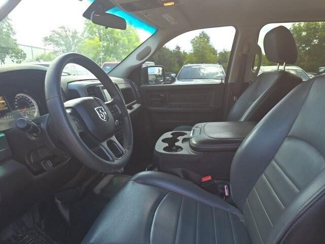 2022 RAM 1500 Classic Tradesman Crew Cab 4x4 57 Box