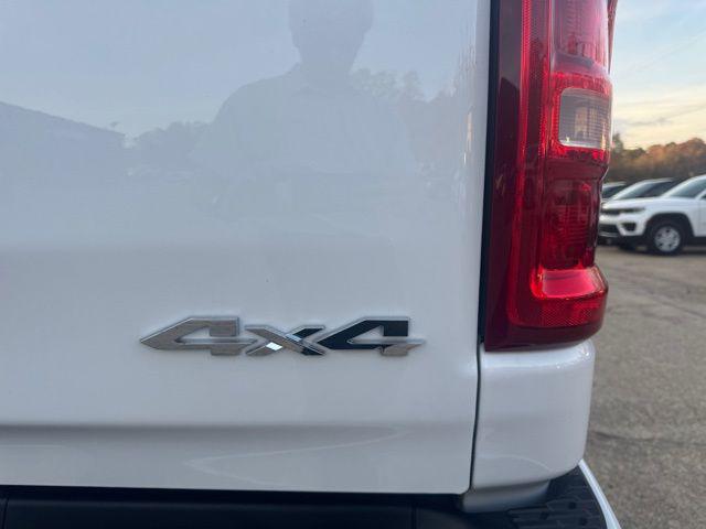2025 Ram 1500 Big Horn Crew Cab 4x4 6'4" Box