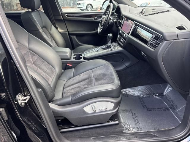 2021 Porsche Macan AWD