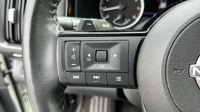2023 Nissan Pathfinder SL 4WD