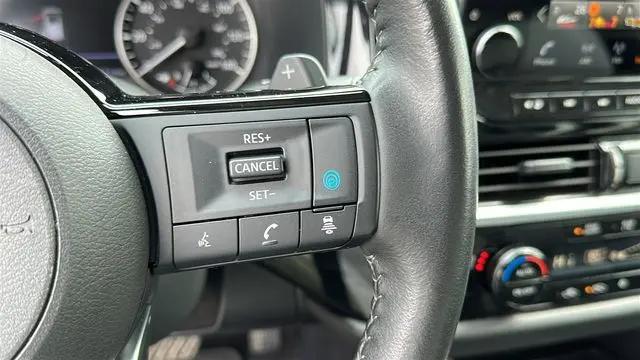 2023 Nissan Pathfinder SL 4WD