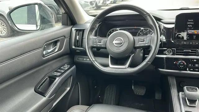 2023 Nissan Pathfinder SL 4WD