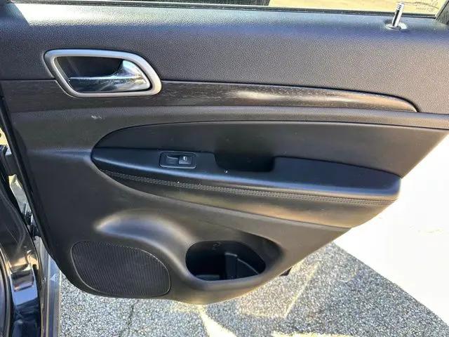 2018 Jeep Grand Cherokee Laredo 4x2