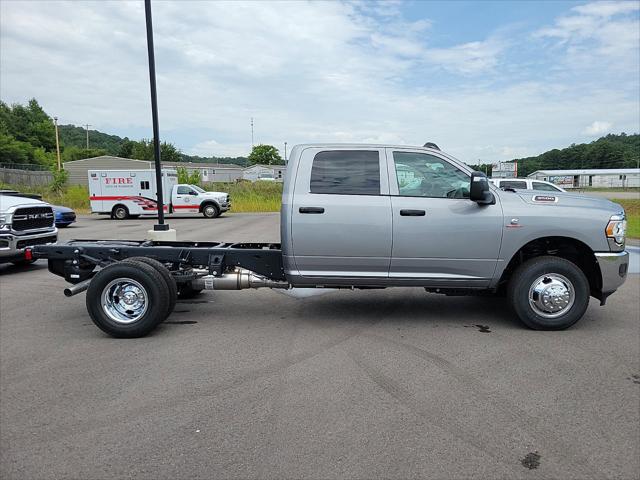 2024 RAM Ram 3500 Chassis Cab RAM 3500 TRADESMAN CREW CAB CHASSIS 4X4 60 CA