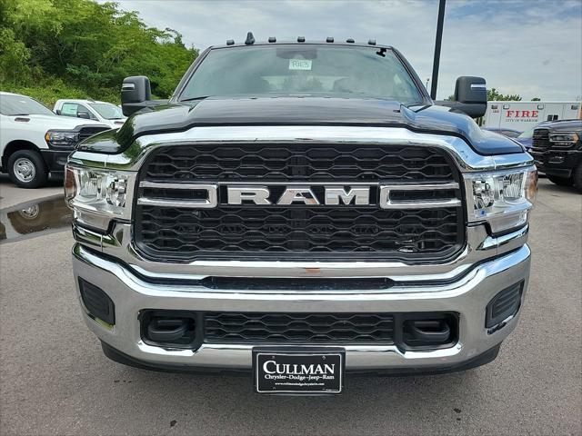 2024 RAM Ram 3500 Chassis Cab RAM 3500 TRADESMAN CREW CAB CHASSIS 4X4 60 CA