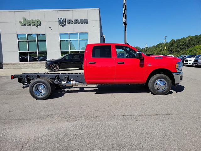 2024 RAM Ram 3500 Chassis Cab RAM 3500 TRADESMAN CREW CAB CHASSIS 4X4 60 CA