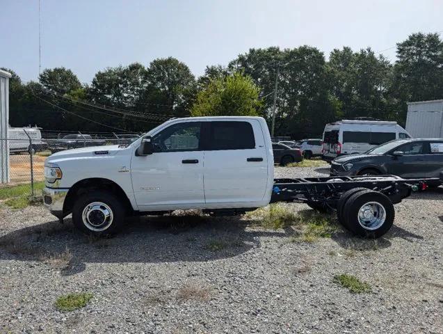 2024 RAM Ram 3500 Chassis Cab RAM 3500 SLT CREW CAB CHASSIS 4X4 60 CA