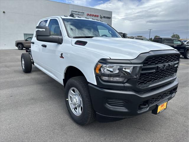 2024 RAM Ram 3500 Chassis Cab RAM 3500 TRADESMAN CREW CAB CHASSIS 4X4 60 CA